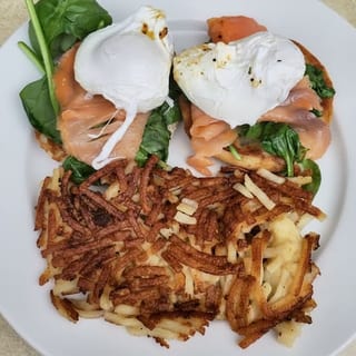 Smoked Salmon and Spinach Eggs Benedict