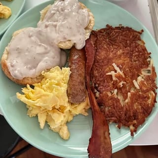 1x5 - Biscuit, Gravy, 1 Egg, 1 Bacon, 1 Sausage