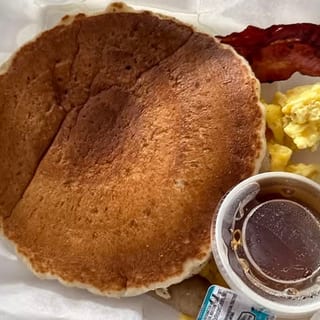 1x4 - 1 Pancake, 1 Egg, 1 Bacon, 1 Sausage
